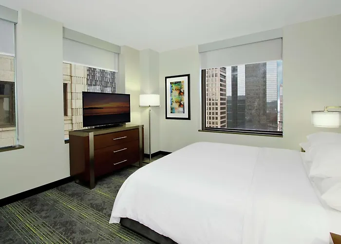 Hotel Embassy Downtown