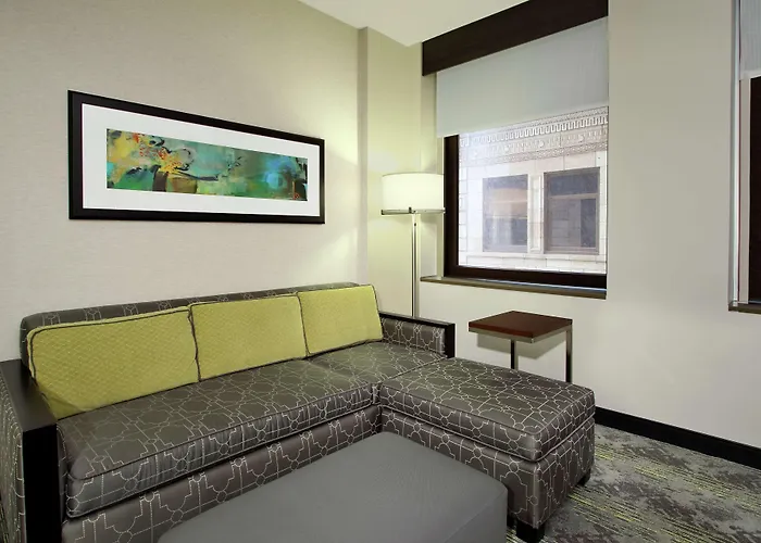 Embassy Downtown 4*