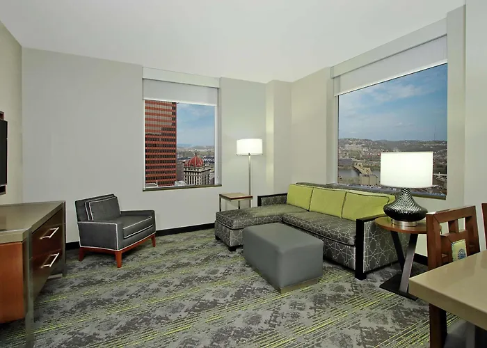 Embassy Downtown Hotel
