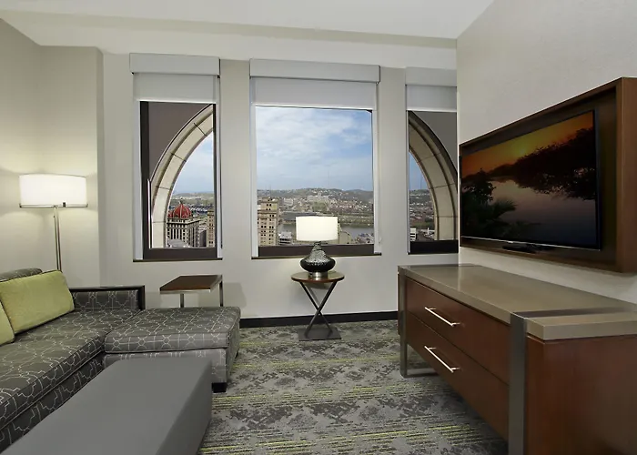 Hotel Embassy Downtown