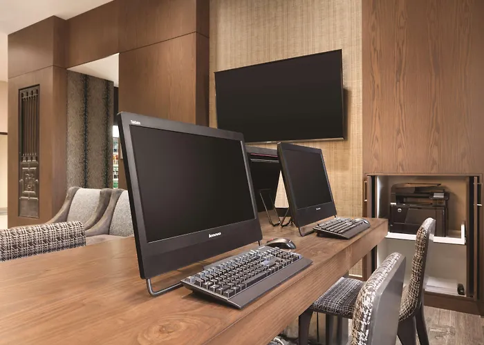 Embassy Downtown Hotel 4*