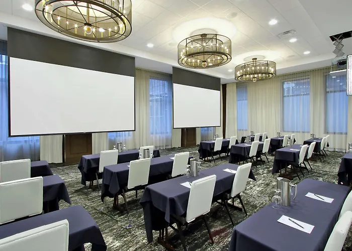 Hotel Embassy Downtown Pittsburgh
