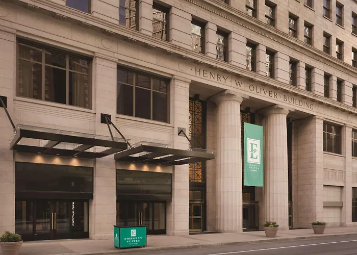 Hotel Embassy Downtown