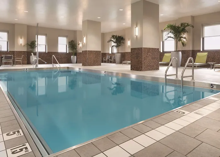 Embassy Downtown 4*