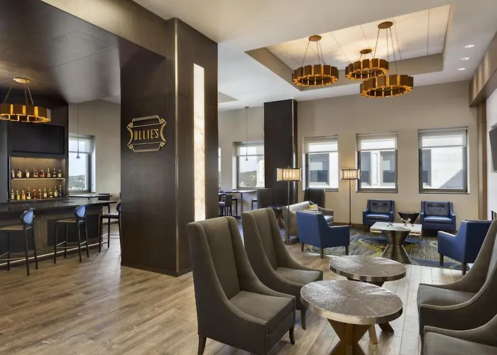 Hotel Embassy Downtown 4*