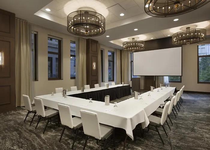 Embassy Downtown Hotel 4*