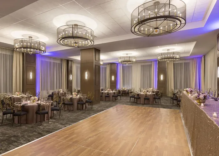 Hotel Embassy Downtown 4*